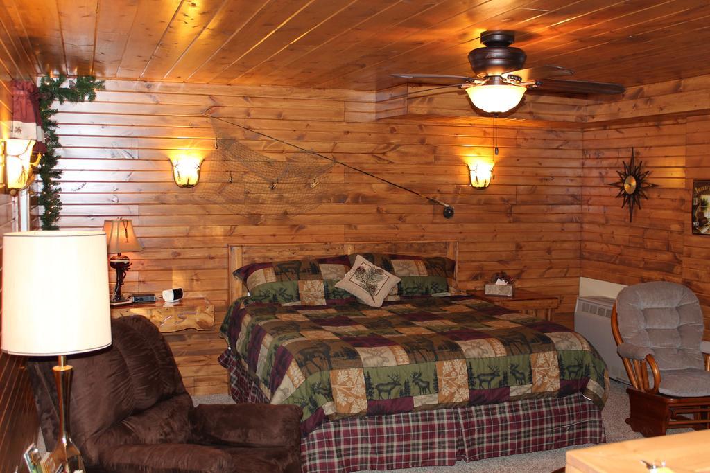 Trickling Waters Retreat Villa Marquette Room photo